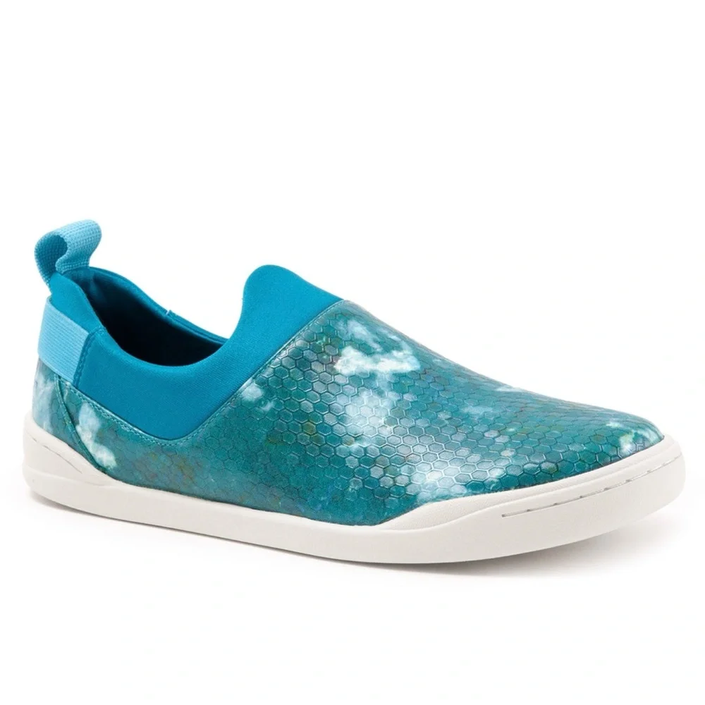 NWOT SoftWalk Maya Snakeskin Print Waterproof Slip-On Sneaker in Blue Waves 8.5 - Picture 1 of 16